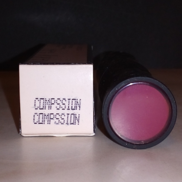 💄COMPASSION Mary Kay Creme Lipstick - Picture 8 of 9